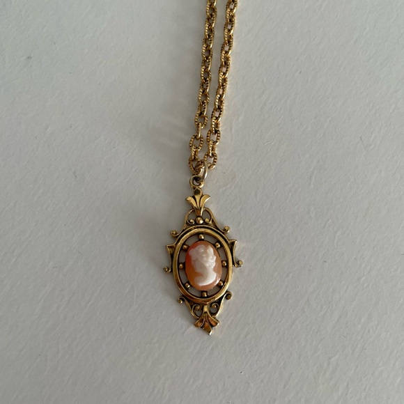 Vintage Cameo Necklace - Picture 2 of 8
